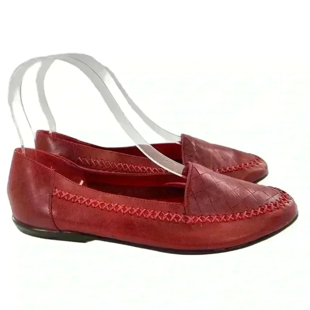 Girls flats size 3.5 red leather pointy toe loafers 80s 90s grannycore